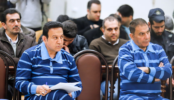 جزئیات ششمین جلسه رسیدگی به اتهامات حسین هدایتی و ۱۰ متهم دیگر/ یکی از متهمان: هدایتی در مورد تاراج بانک سرمایه پاسخگو باشد