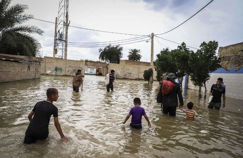 آخرین وضعیت سیل در ایران/ دستور روحانی بر آمادگی کامل برای موج جدید بارندگی‌ها/ سیل در خوزستان ادامه دارد/ محاصره چند روستا