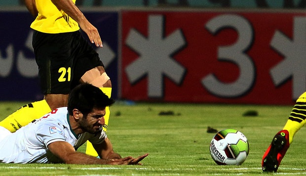 خودزنی در هیات مدیره ذوب آهن/ تیم منصوریان قربانی تسویه حساب شخصی!