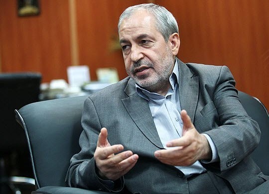 معلمان از «فرق» می‌نالند نه از «فقر»