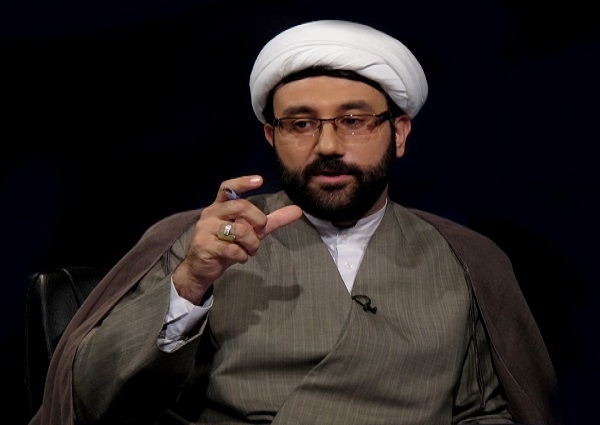 مدعیانی که زنان را بر خود محرم می دانند، احکام شرع را تغییر می دهند و رو به روی مرجعیت قرار می گیرند مدعیانی که زنان را بر خود محرم می دانند، احکام شرع را تغییر می دهند و رو به روی مرجعیت قرار می گیرند