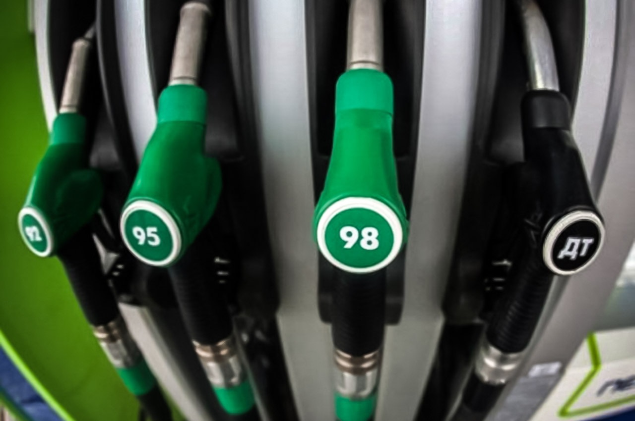 بنزین تا یک ماه آینده دو نرخی می‌شود