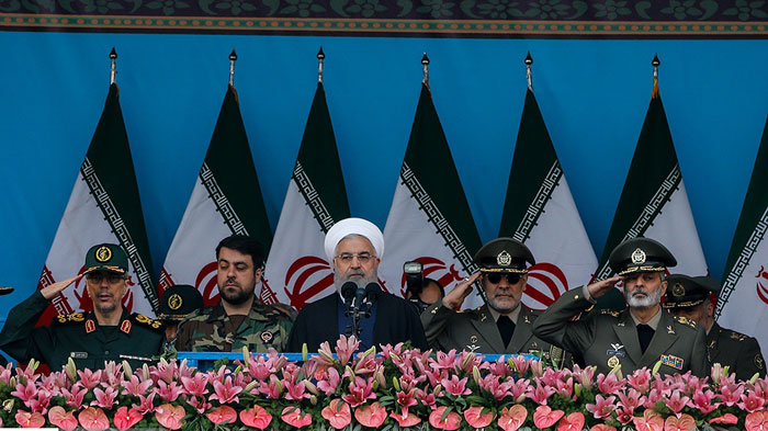 رئیسجمهور: ارتش همواره فداکاری کرده است/ توهین به نیروهای مسلح، توهین به ملت ایران است رئیسجمهور: ارتش همواره فداکاری کرده است/ توهین به نیروهای مسلح، توهین به ملت ایران است