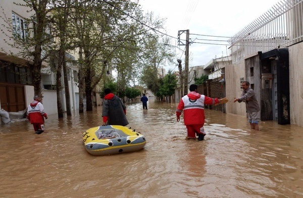 بخش شمالی و جنوبی جاده آق قلا به گنبد از هم جدا شده است/ تامین تغذیه مردم سیل‌زده با کمک‌های مردمی و اقدامات دولتی