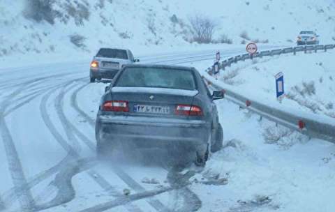 بارش برف و باران در اغلب محورهای مواصلاتی