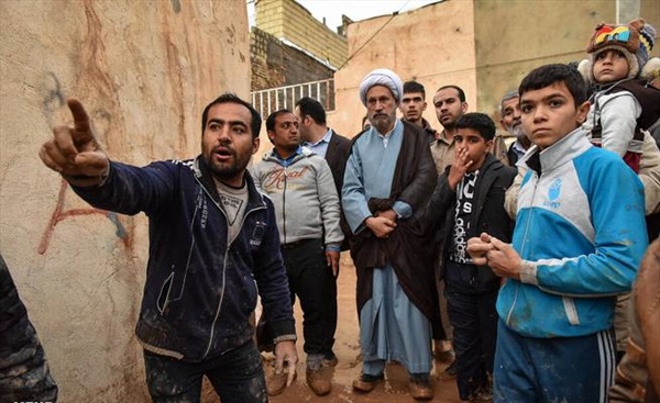 انتقاد تند امام جمعه شیراز از شهرداری/ مردم حق دارند فحش بدهند و هر بدی به ما بگویند انتقاد تند امام جمعه شیراز از شهرداری/ مردم حق دارند فحش بدهند و هر بدی به ما بگویند