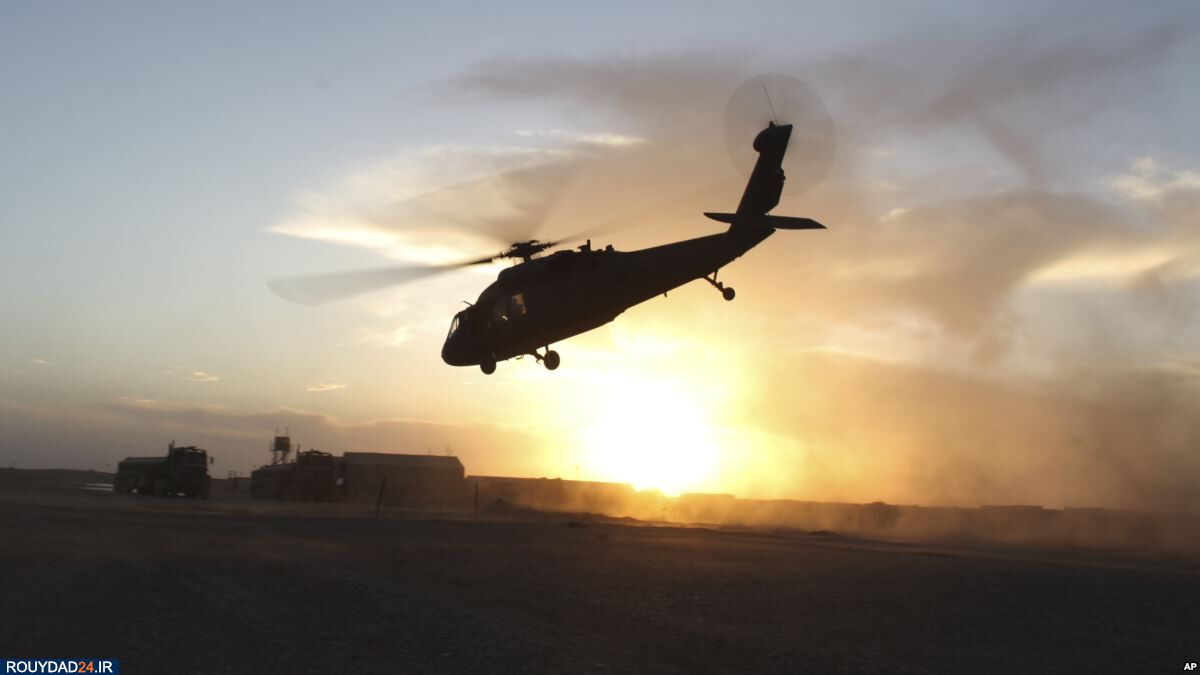 تهدید معترضان عراقی مقابل سفارت توسط بالگرد‌های آمریکایی