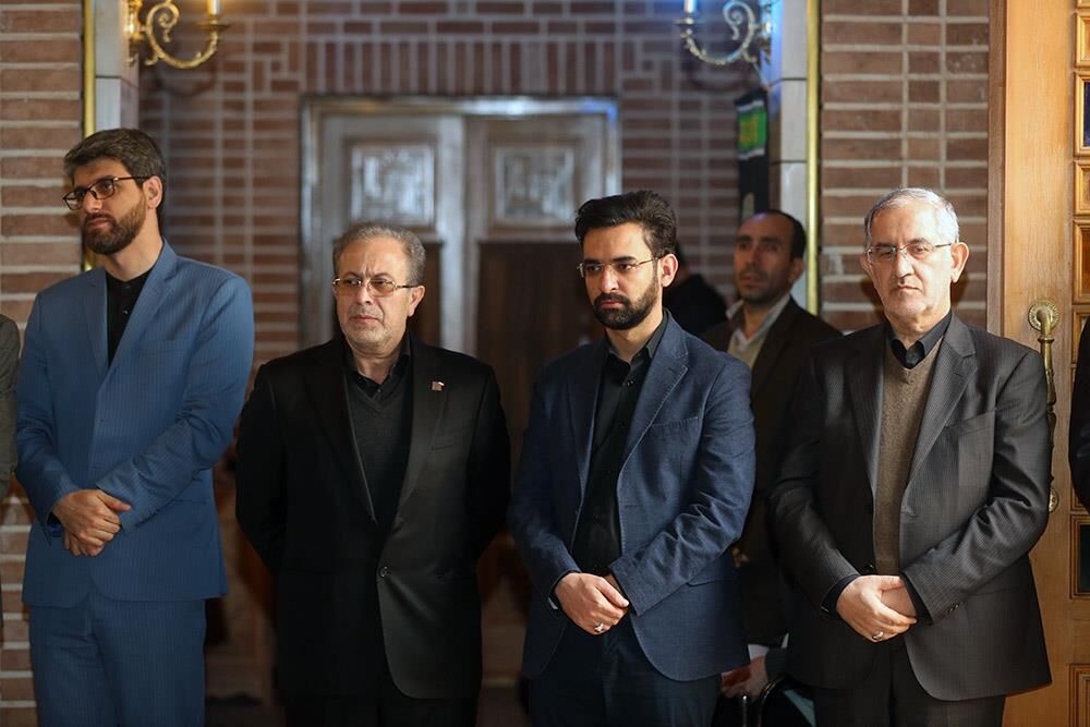 آذری جهرمی: با رفع فیلتر توییتر موافقم