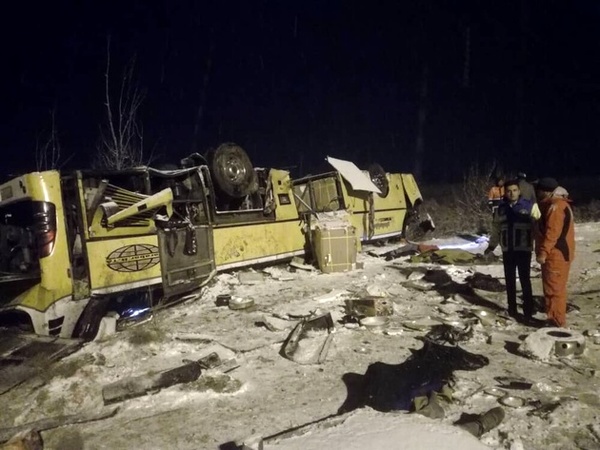 سقوط اتوبوس به دره