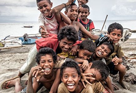 لبخند کودکان در میانه درد و رنچ