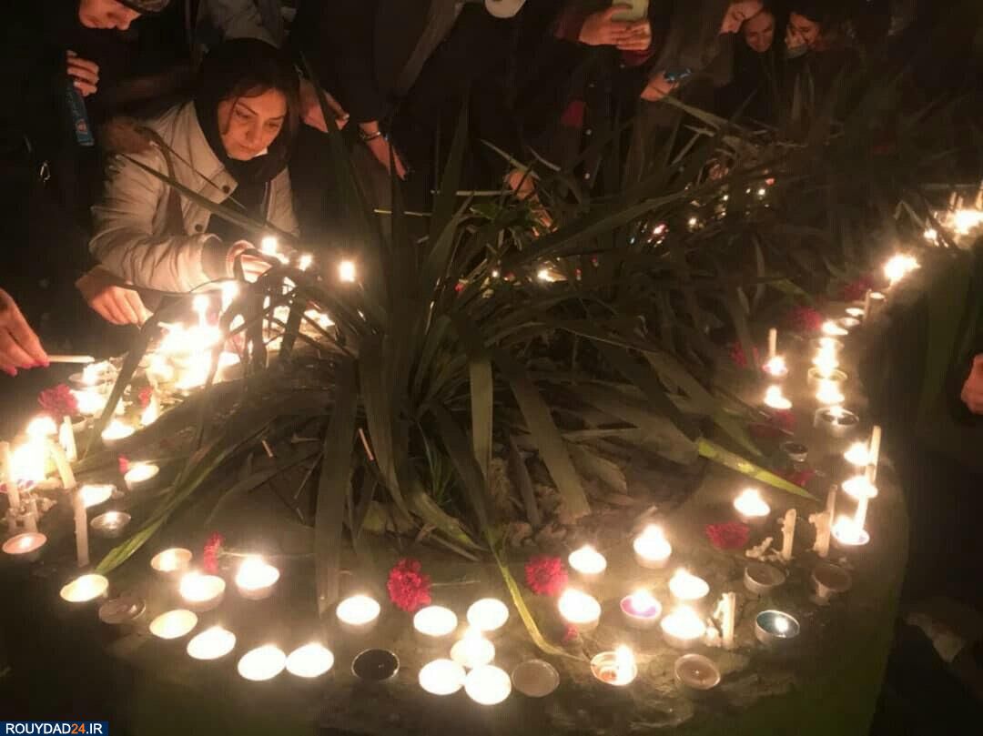 اجتماع مردم مقابل دانشگاه امیرکبیر تهران