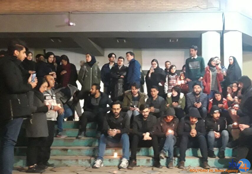 برافروختن شمع در شیراز به یاد جانباختگان سقوط هواپیما