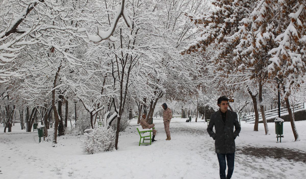 بارش بی‌سابقه برف در مشهد +عکس