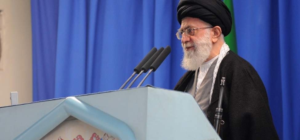 تصویر ویژه اینستاگرام رهبر انقلاب پیش از برگزاری نماز جمعه