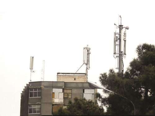 نصب دکل‌های مخابراتی