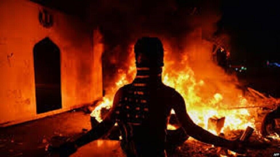 خشونت طلبان با آتش زدن لاستیک خیابان‌های نجف را بستند