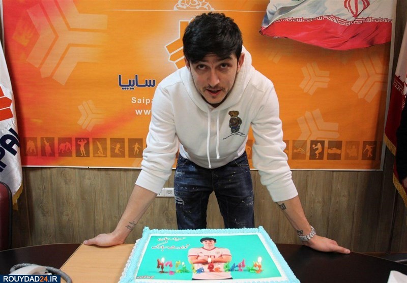 جشن تولد سردار آزمون در باشگاه سایپا+عکس