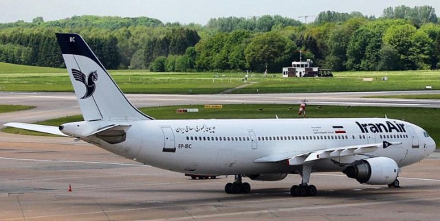 ۲ هواپیما بعلت بدی آب و هوای تهران در یزد فرود آمدند