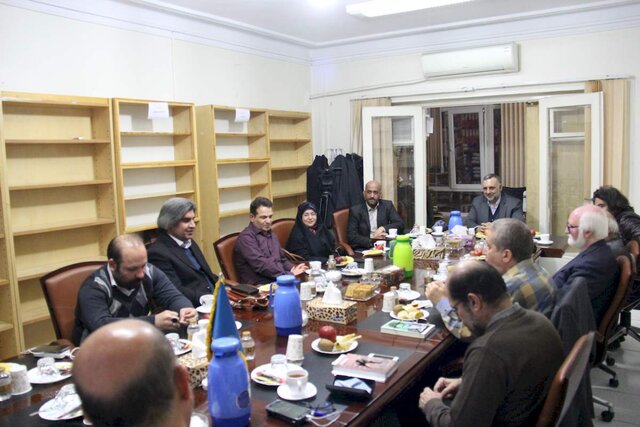 سنگ‌اندازی و هجمه تحریم در جشنواره شعر فجر