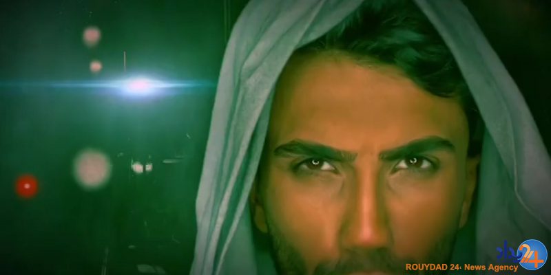 حرکات عجیب خواننده پاپ کشورمان در اولین کنسرتش + فیلم