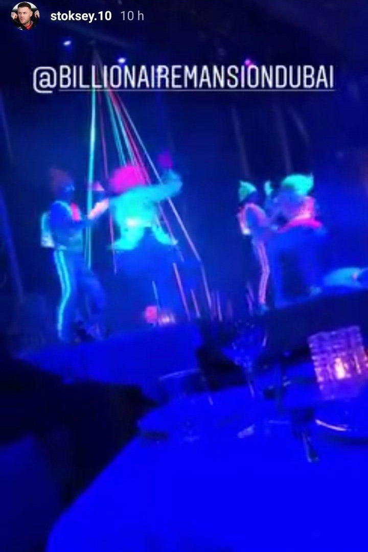 مهاجم پرسپولیس در کلوپ شبانه در دبی؟ /عکس