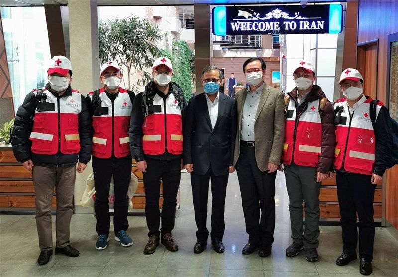 تیم متخصصان پزشکی چین وارد تهران شد/ عکس