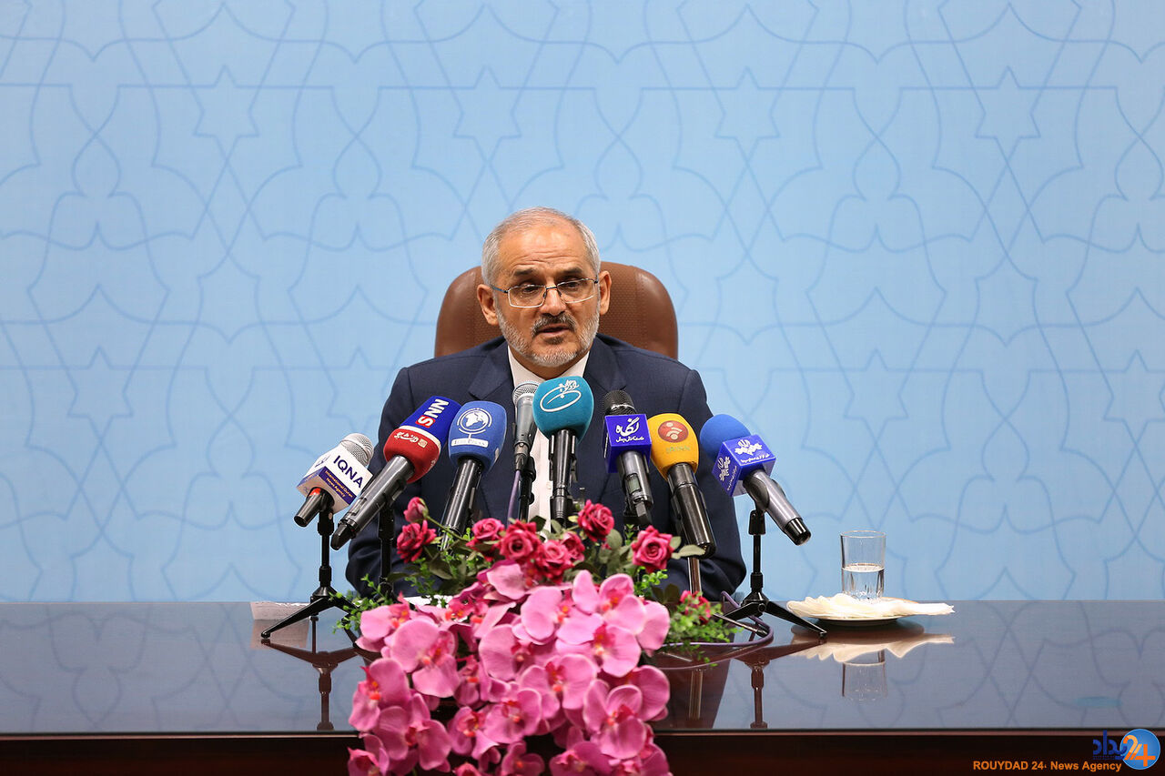 تقویم آموزشی تغییر نمی‌کند