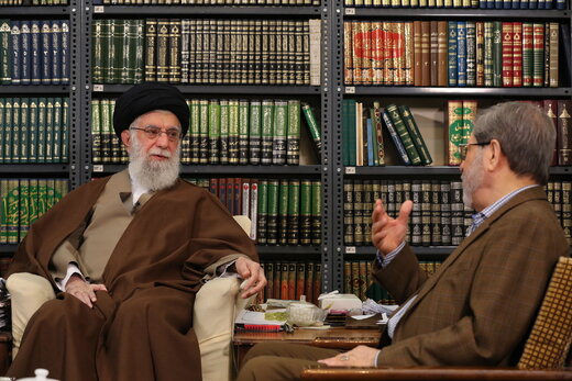 رهبر انقلاب