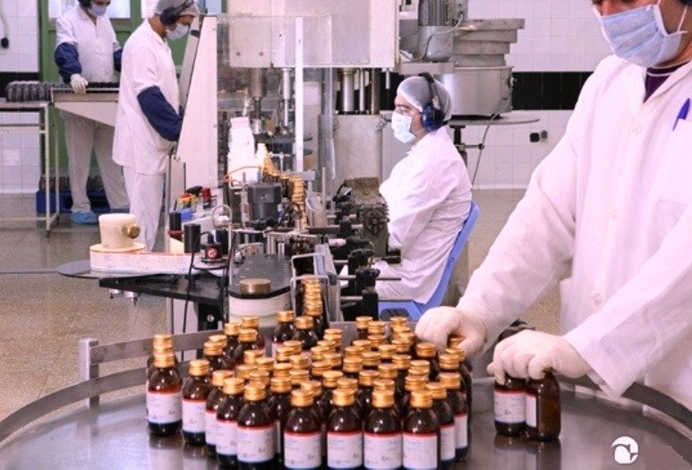 کمتر از ۱۵ داروی وارداتی مشابه ایرانی دارد تولید دارو در کشور