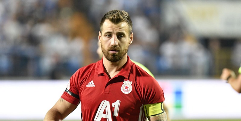 درآمد بازیکنان استقلال