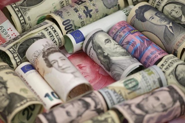 ارزش دلار در برابر ارزهای جهان سقوط کرد