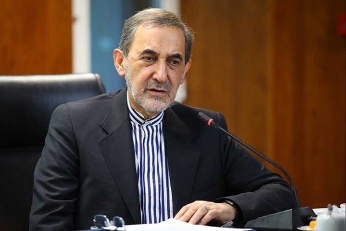 ولایتی در قرنطینه خانگی به علت کرونا