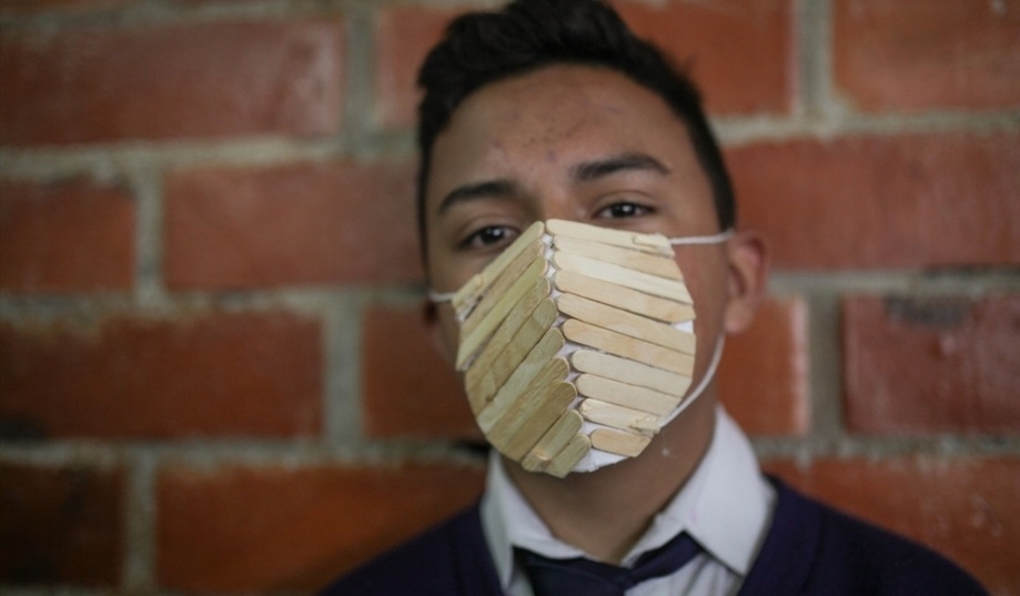 ساخت ماسک با مواد زائد! +تصاویر