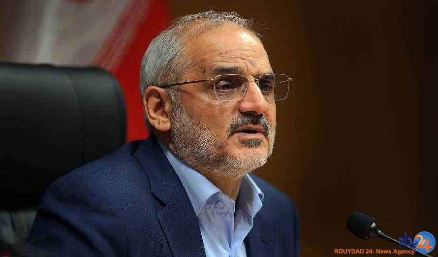 معلمان در تعطیلی مدارس به آموزش مجازی دانش‌آموزان می‌پردازند