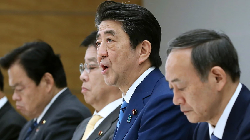 نخست‌وزیر ژاپن مدارس را به دلیل شیوع کرونا تعطیل کرد