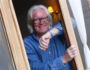 با پولی که برای زدن من خرج می‌شود، می‌شد جلوی سیل را گرفت