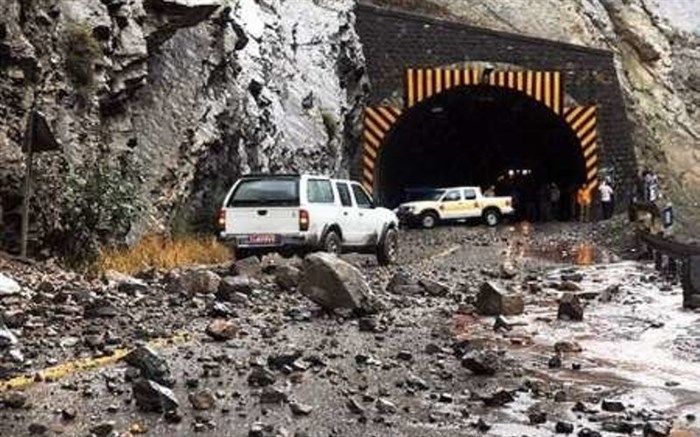 محبوس‌شدن ۸ نفر در ریزش تونل آزادراه تهران-شمال