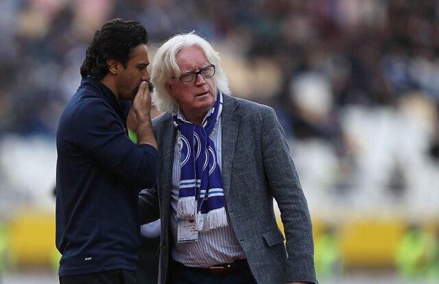 نسخه شفر را از دربی پیچیده بودند نسخه شفر را از دربی پیچیده بودند