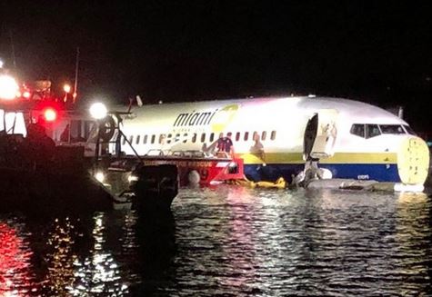 سقوط بوئینگ ۷۳۷ آمریکا در رود فلوریدا