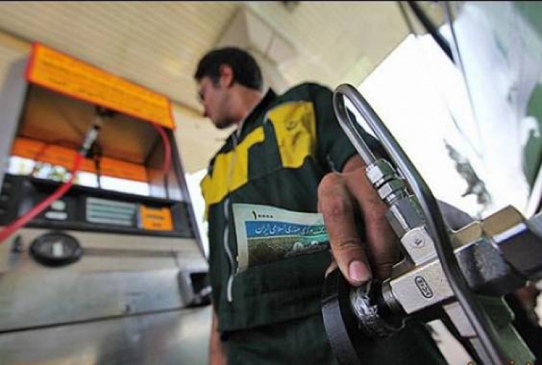 برنامه دولت درباره سهمیهبندی بنزین کلنگی است و با آن مخالفیم برنامه دولت درباره سهمیهبندی بنزین کلنگی است و با آن مخالفیم