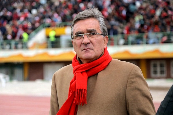 ۶ تیم مربی دارند و ده تیم نه!