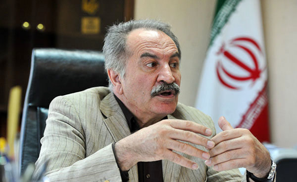 ضرورت بازگشت شورای رقابت به چرخه قیمتگذاری خودرو/ خودروسازان هنوز خودروی ۴۰ سال قبل را تولید میکنند ضرورت بازگشت شورای رقابت به چرخه قیمتگذاری خودرو/ خودروسازان هنوز خودروی ۴۰ سال قبل را تولید میکنند