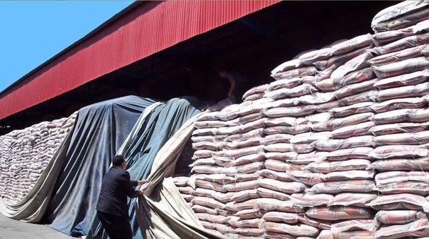 کشف ۱۴۰ هزار تن شکر احتکاری در یک انبار!