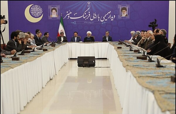 در برابر زورگویی دشمن تسلیم نمی‌شویم/ جامعه به امید نیاز دارد/ اهل منطق و مذاکره‌ایم