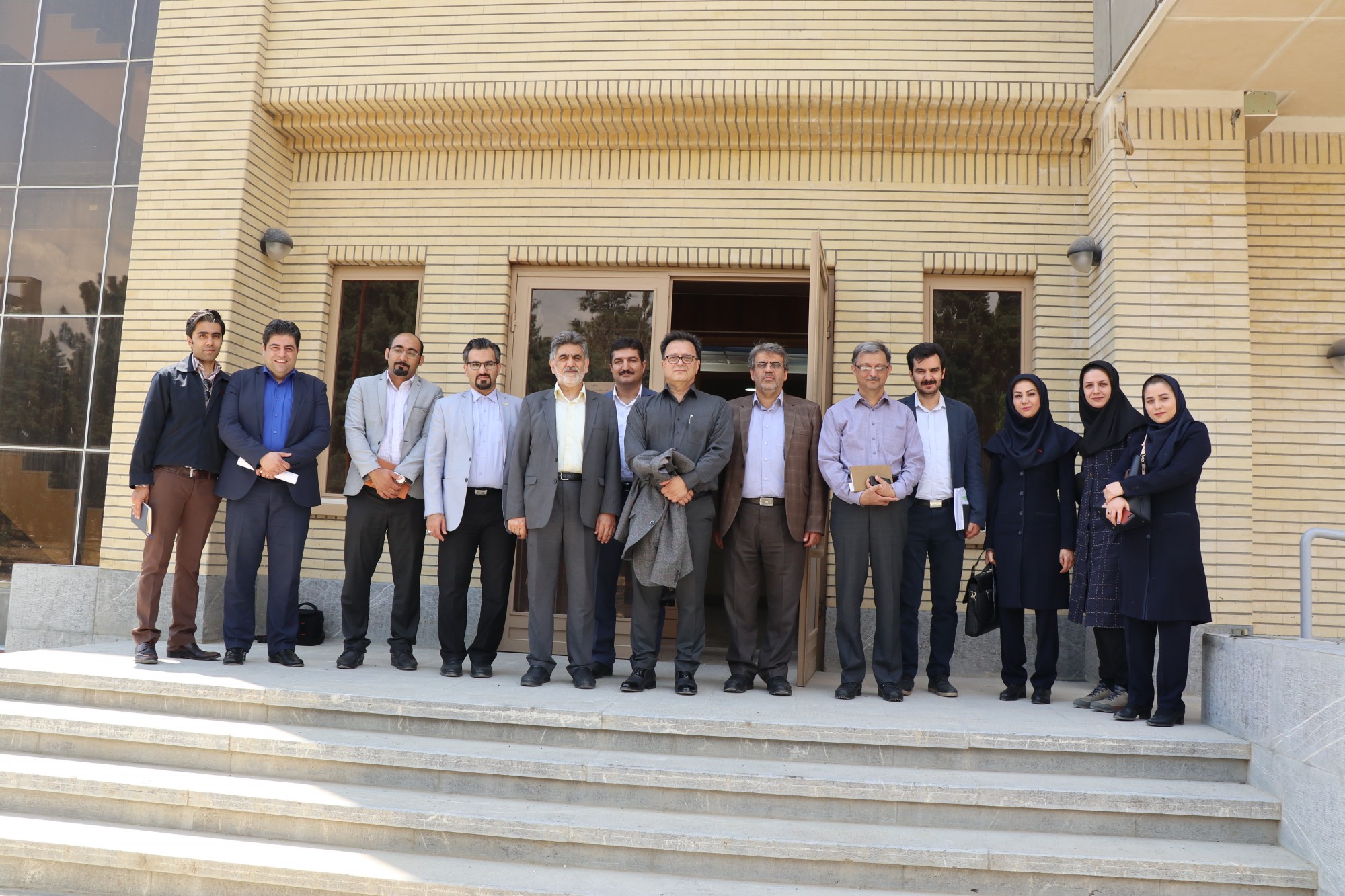 بازدید مدیر عامل گروه صنعتی بارز از پژوهشگاه پلیمر و پتروشیمی ایران