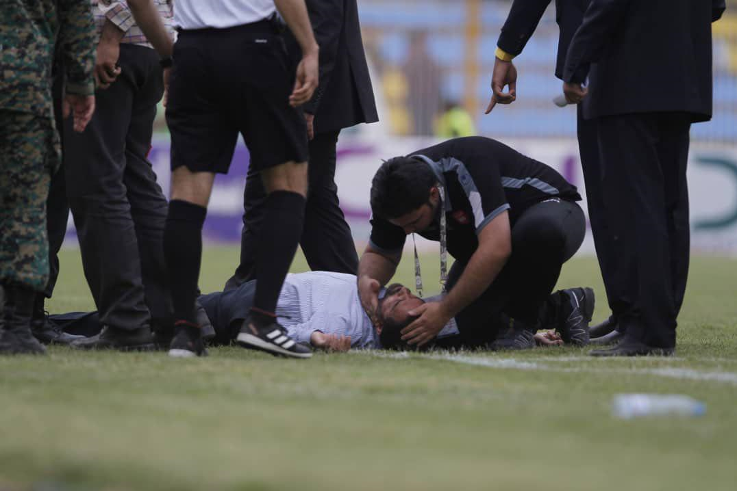 توضیح فیروز کریمی درباره غش کردن کنار زمین