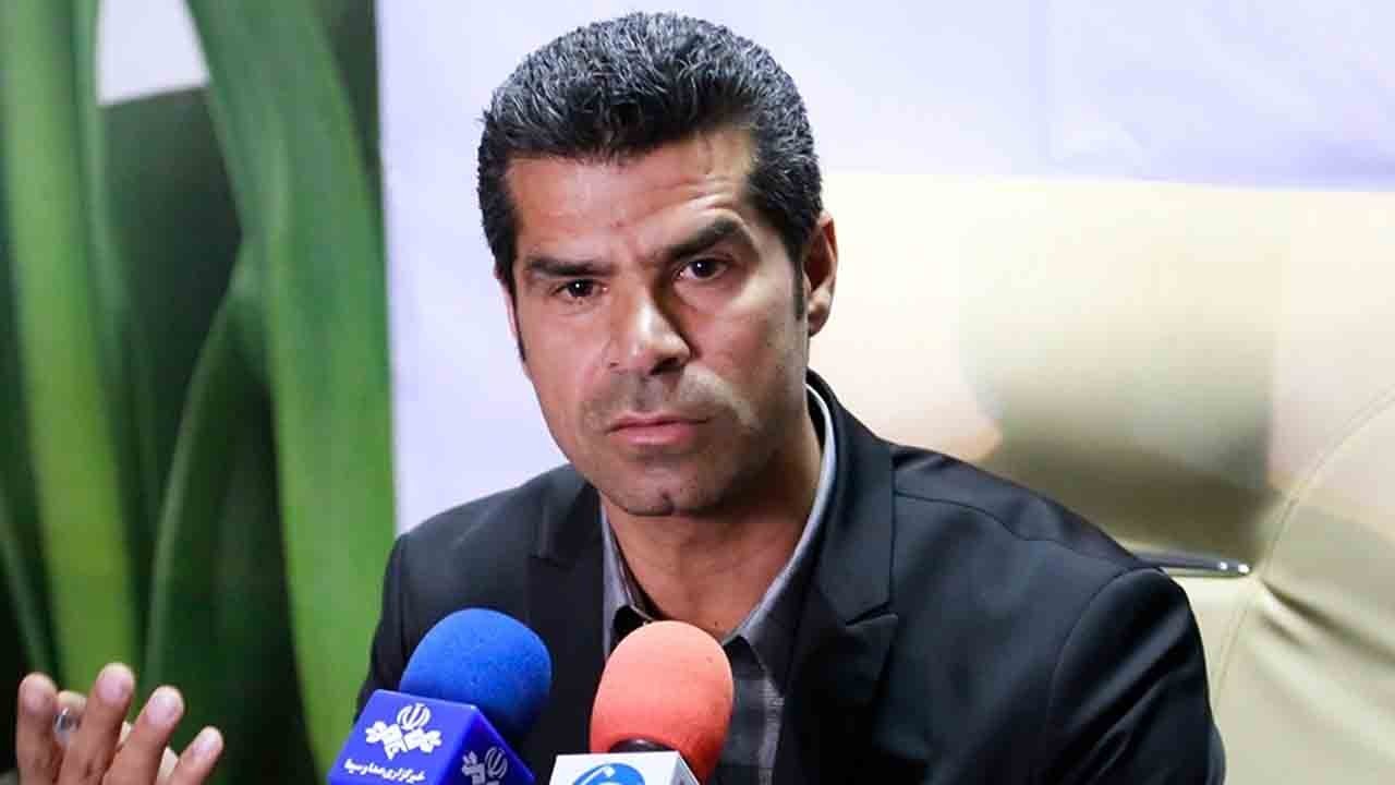 ‌مهلا مومن زاده ۱۹ ساله است نه ۱۷ ساله! / با بقال و مجیزگو تکواندو نتیجه نمی‌گیرد