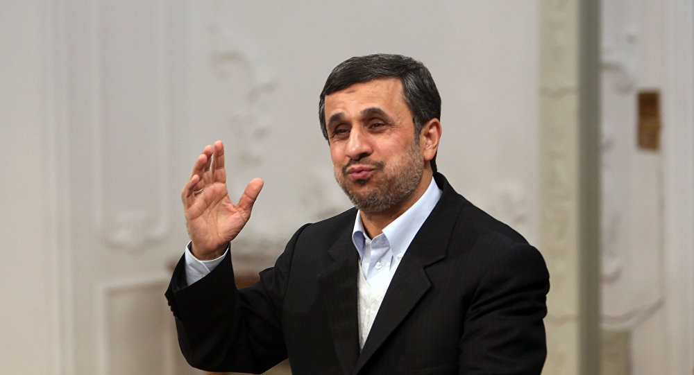 سوال جنجالی احمدی نژاد در توئیتر باز هم سوژه شد +عکس