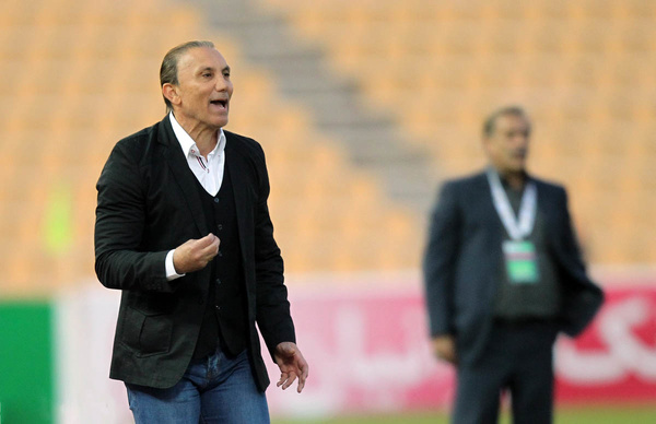 درخشان: فوتبال را با میدان جنگ اشتباه گرفتند/ شعار علیه قلعهنویی جوانمردانه نبود درخشان: فوتبال را با میدان جنگ اشتباه گرفتند/ شعار علیه قلعهنویی جوانمردانه نبود