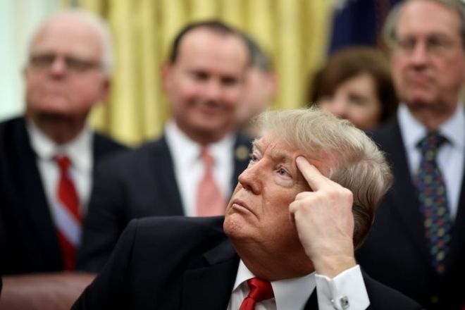 چه کسانی پشت پرده توئیت&zwnj;های ضد ایرانی ترامپ هستند؟